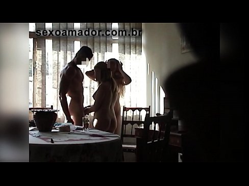 ❤️ Mmekọahụ enyi na-akpọ a ibu nwoke na a threesome na ya ❌ Anal video ❌️❤