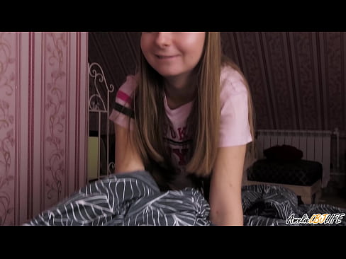 ❤️ Blondie na-aṅụ BFF ya nke ukwuu wee nweta ọnụ n'ọnụ ya ❌ Anal video ❌️❤
